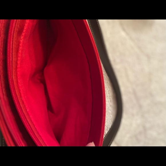 Liz Claiborne Crossbody Bag - Picture 3 of 7